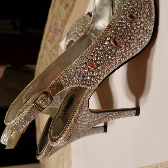 Silver Valentine's Franco shoes - Picture 3 of 4